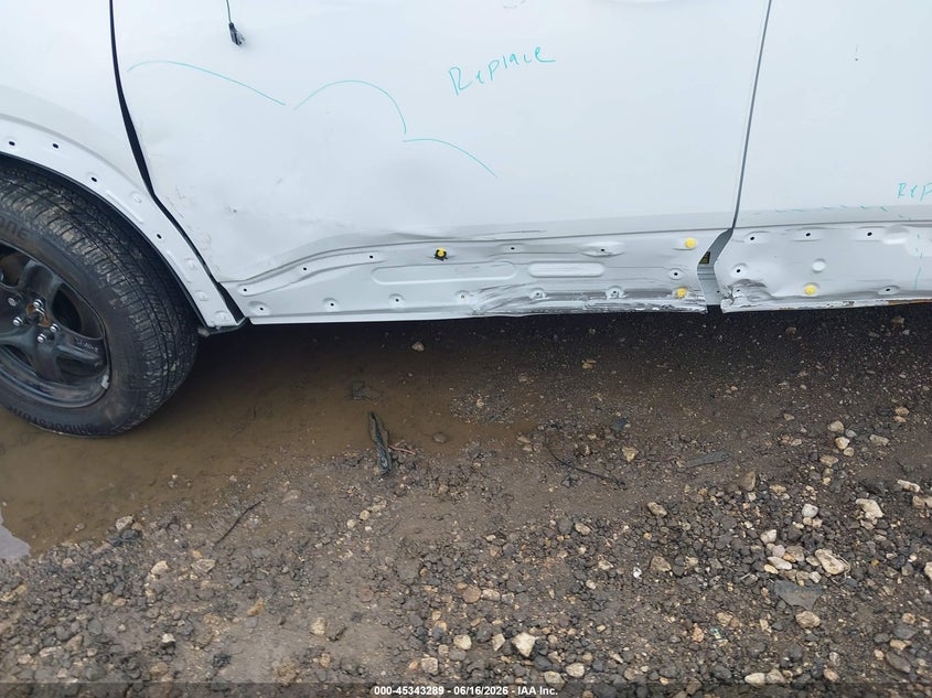 2026 NISSAN KICKS auction photo 6