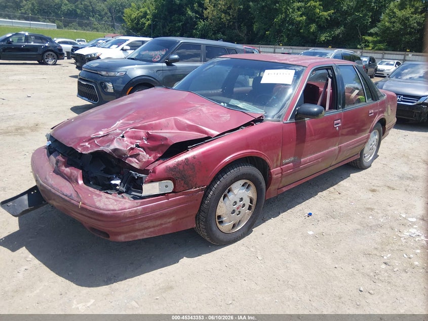 1992 OLDSMOBILE CUTLASS SUPREME auction photo 2