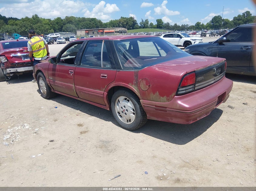 1992 OLDSMOBILE CUTLASS SUPREME auction photo 3