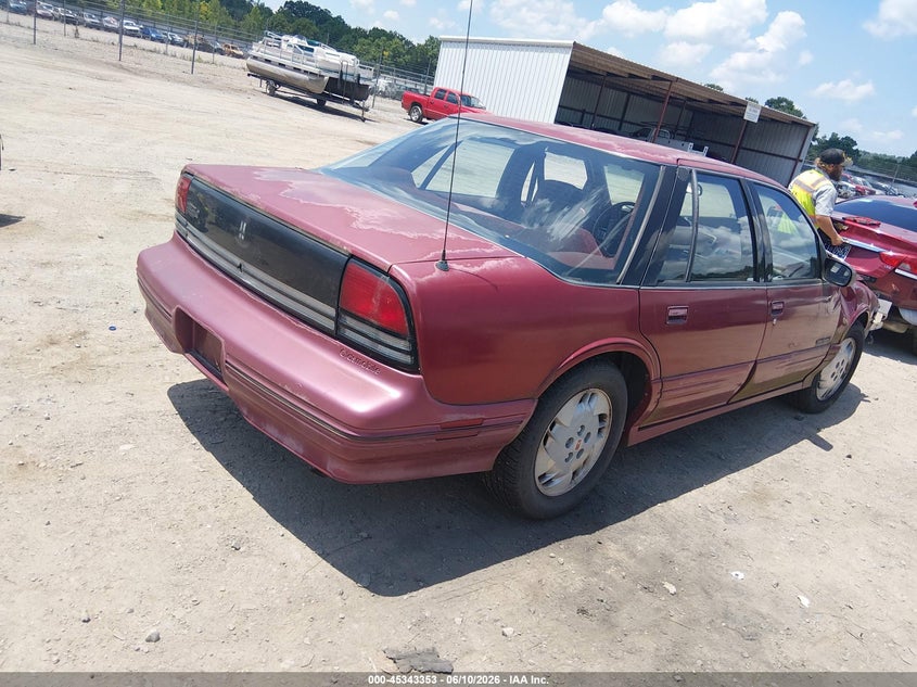 1992 OLDSMOBILE CUTLASS SUPREME auction photo 4