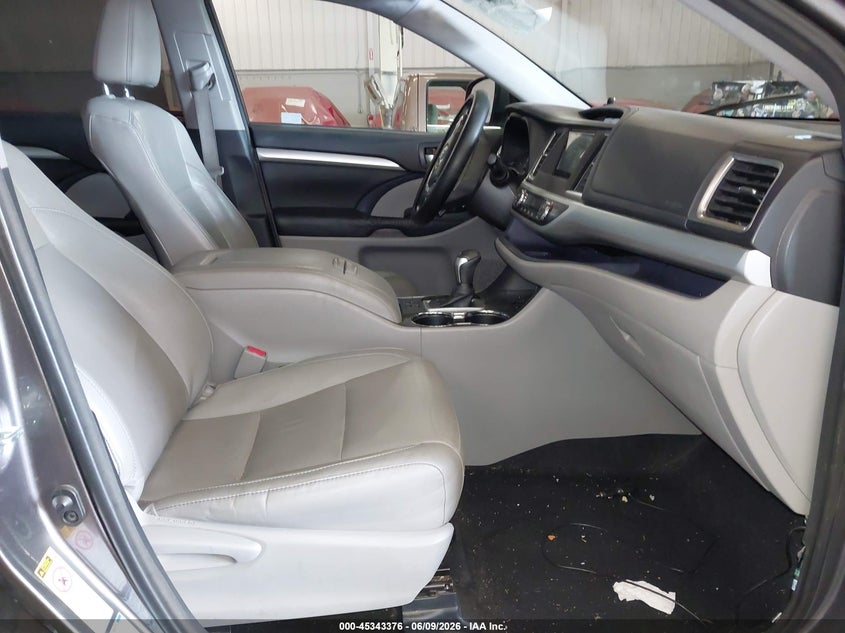 2015 TOYOTA HIGHLANDER auction photo 5
