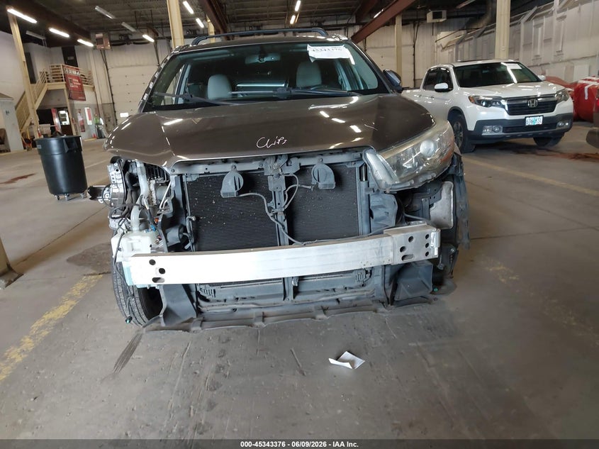 2015 TOYOTA HIGHLANDER auction photo 6