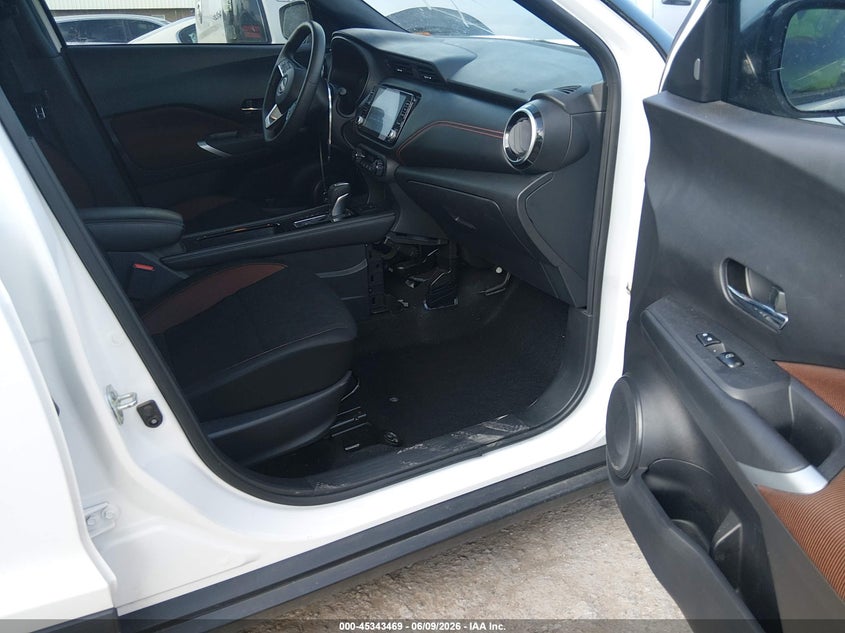 2023 NISSAN KICKS auction photo 5