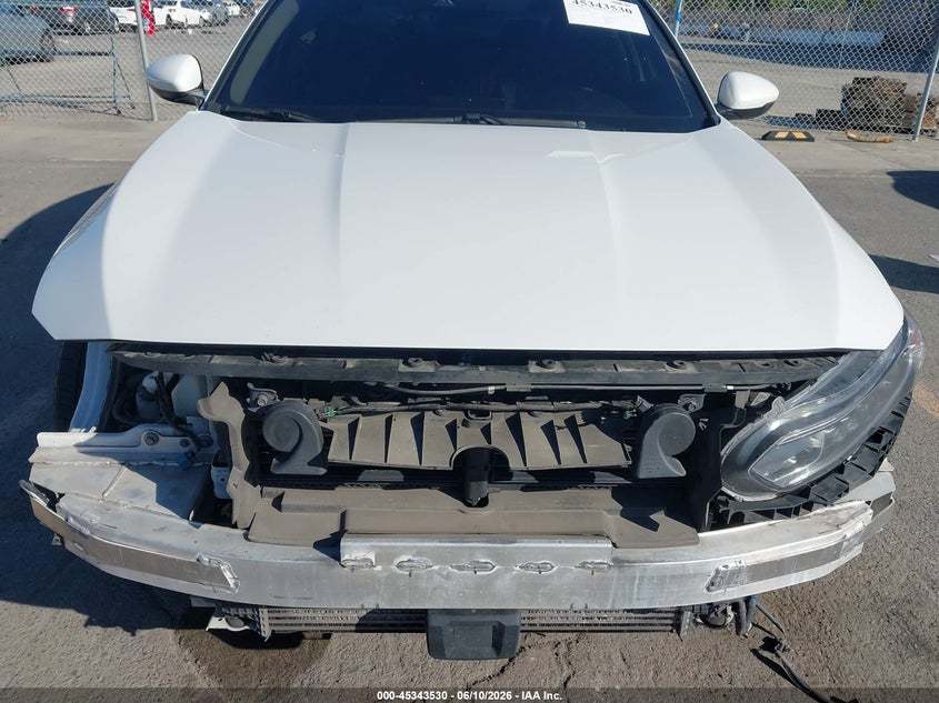 2018 HONDA ACCORD auction photo 6