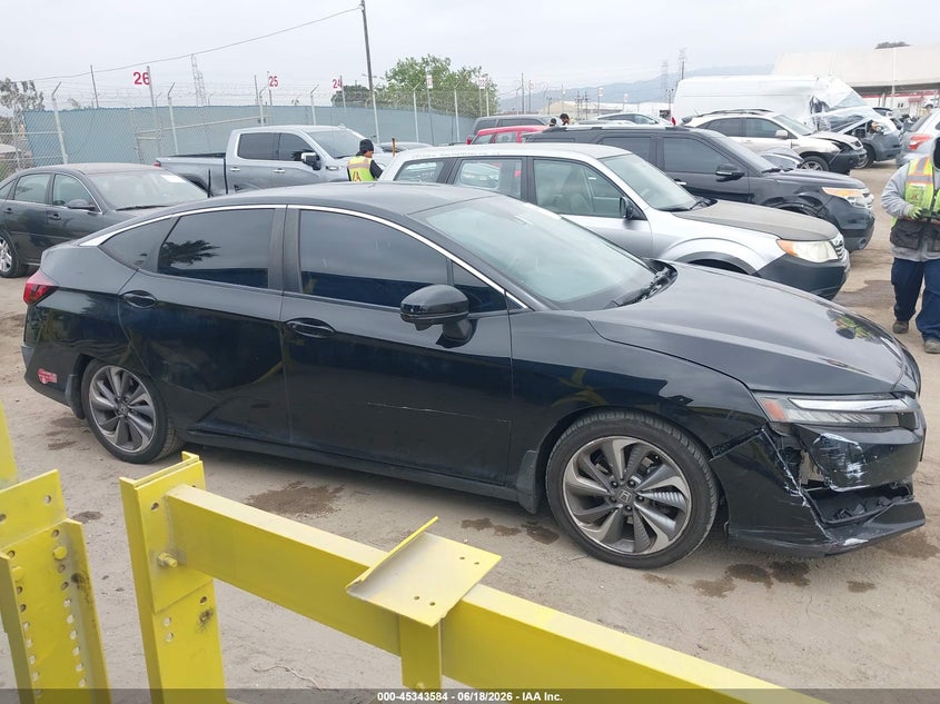 2018 Honda Clarity Plug-In Hybrid Touring VIN: JHMZC5F3XJC000115 Lot: 45343584