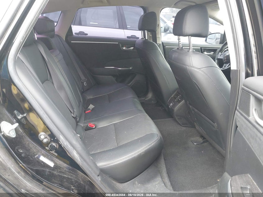 2018 Honda Clarity Plug-In Hybrid Touring VIN: JHMZC5F3XJC000115 Lot: 45343584