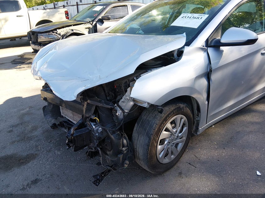 2019 Hyundai Elantra Se VIN: KMHD74LF5KU781156 Lot: 45343683