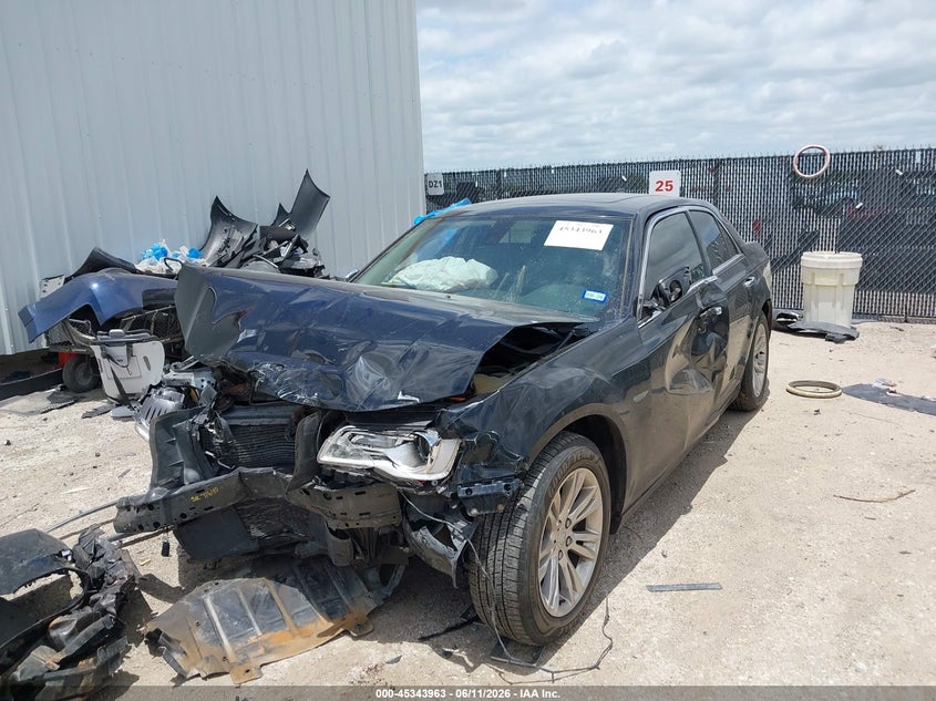 2016 CHRYSLER 300C auction photo 2