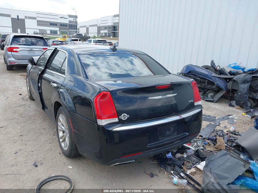 2016 CHRYSLER 300C auction photo 3