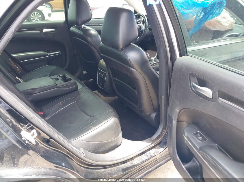 2016 CHRYSLER 300C auction photo 7