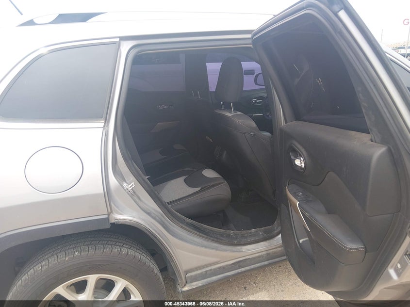 2018 JEEP CHEROKEE auction photo 8