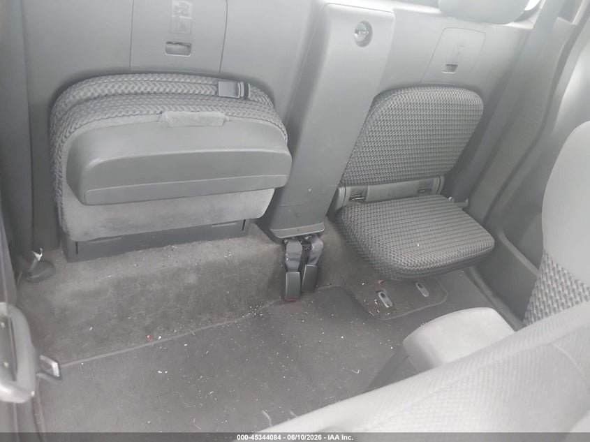 2012 NISSAN FRONTIER SV · Фото 8