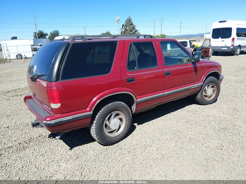 1997 CHEVROLET BLAZER auction photo 4
