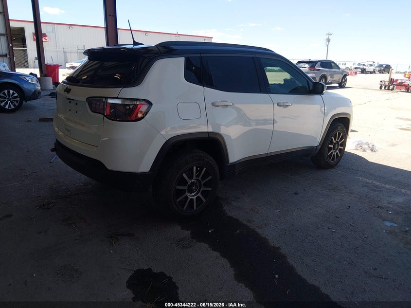 2019 JEEP COMPASS auction photo 4