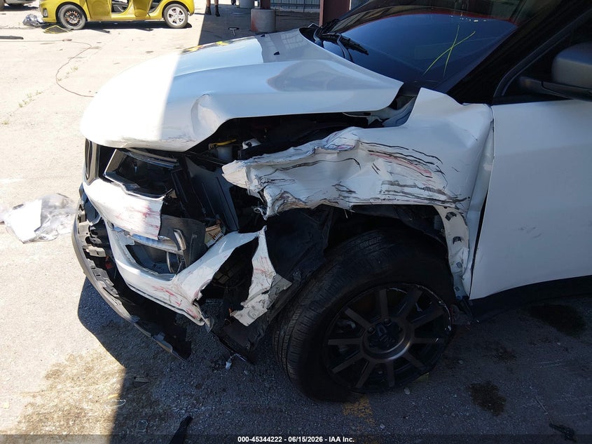 2019 JEEP COMPASS auction photo 6
