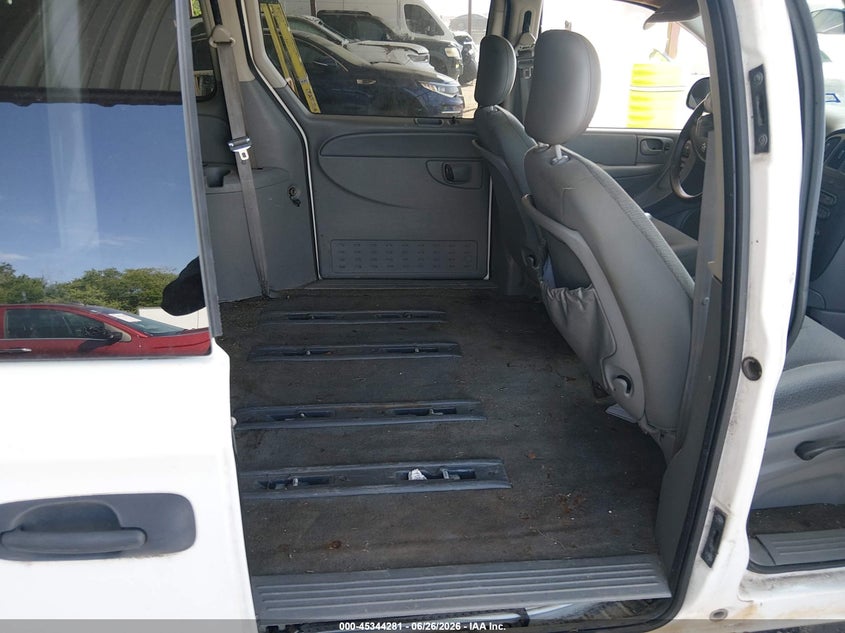 2005 DODGE GRAND CARAVAN auction photo 8