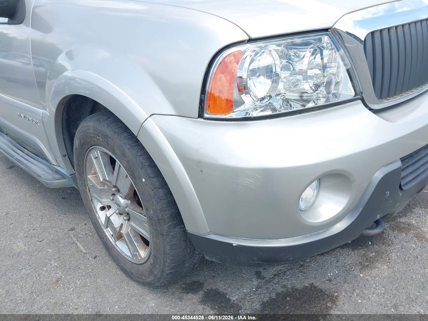 2004 Lincoln Navigator VIN: 5LMFU28R74LJ05743 Lot: 45344526