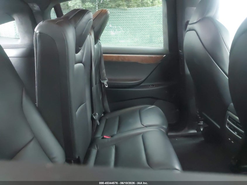 2020 Tesla Model X Long Range Dual Motor All-Wheel Drive/Long Range Plus Dual Motor All-Wheel Drive VIN: 5YJXCDE28LF303668 Lot: 45344576