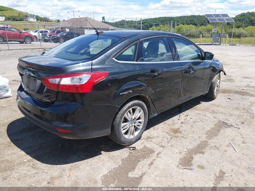 Vin: 1fahp3h2xcl373769, lot: 45842635, ford focus sel 20124