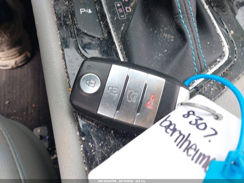 VIN: KNDCE3LC6K5356917 2019 KIA NIRO TOURING