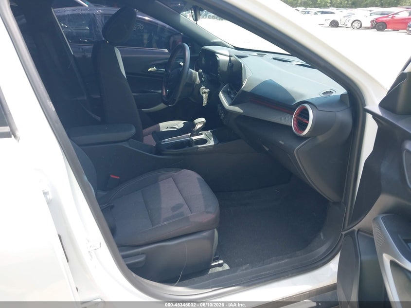 2024 CHEVROLET TRAX auction photo 5