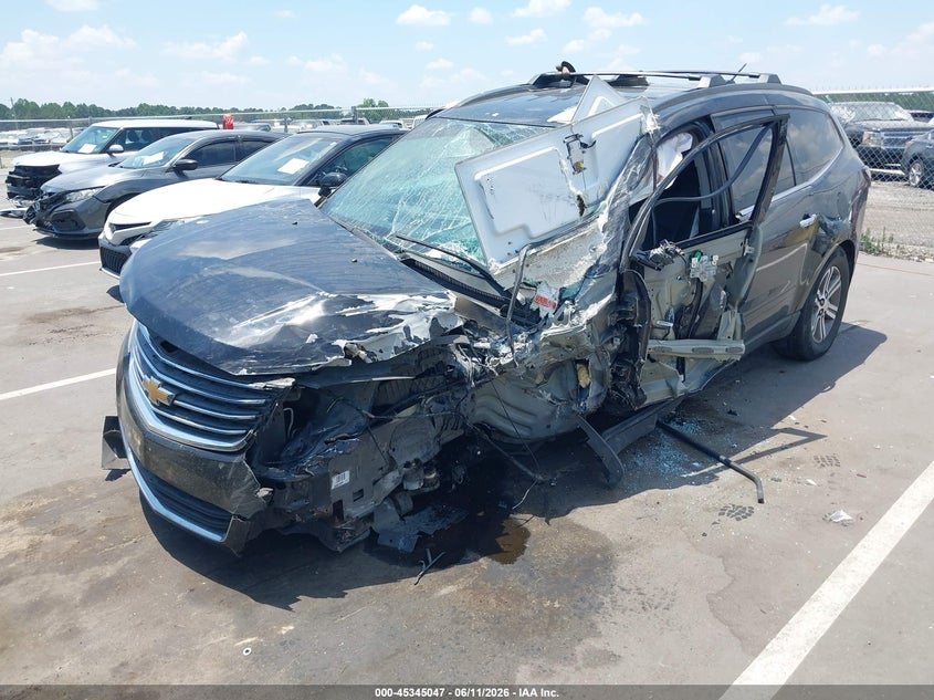2017 CHEVROLET TRAVERSE auction photo 2