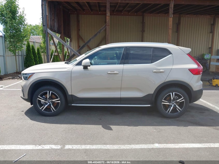2025 Volvo Xc40 B5 Core Bright Theme VIN: YV4L12UJ2S2519659 Lot: 45345272
