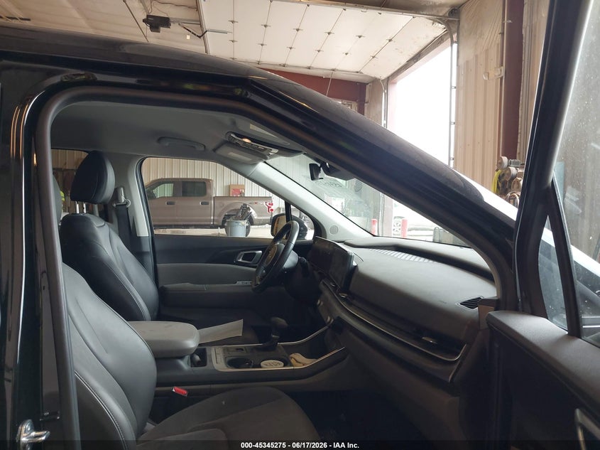 2025 KIA CARNIVAL MPV auction photo 5