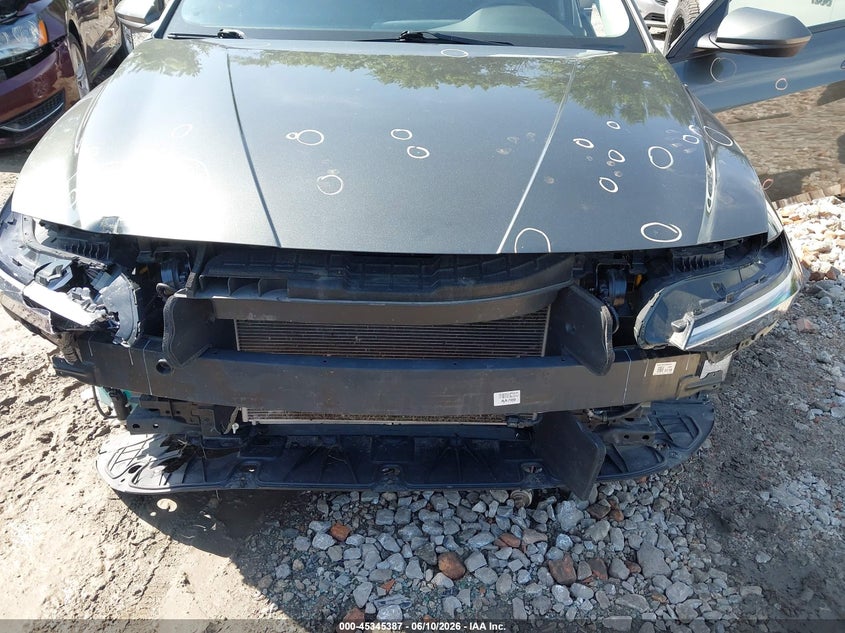 2024 HYUNDAI ELANTRA auction photo 6