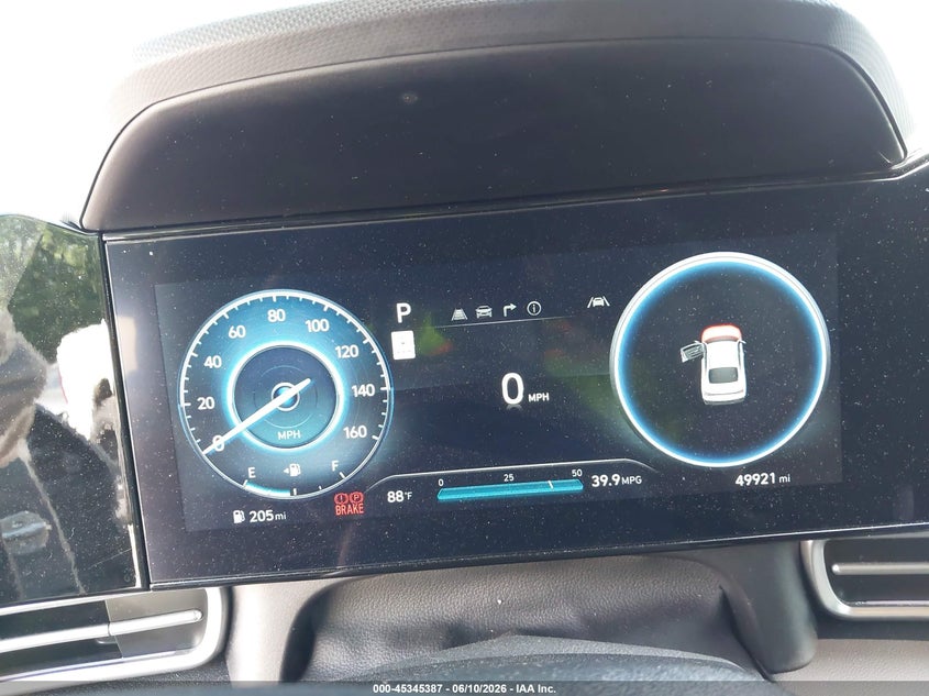 2024 HYUNDAI ELANTRA auction photo 7
