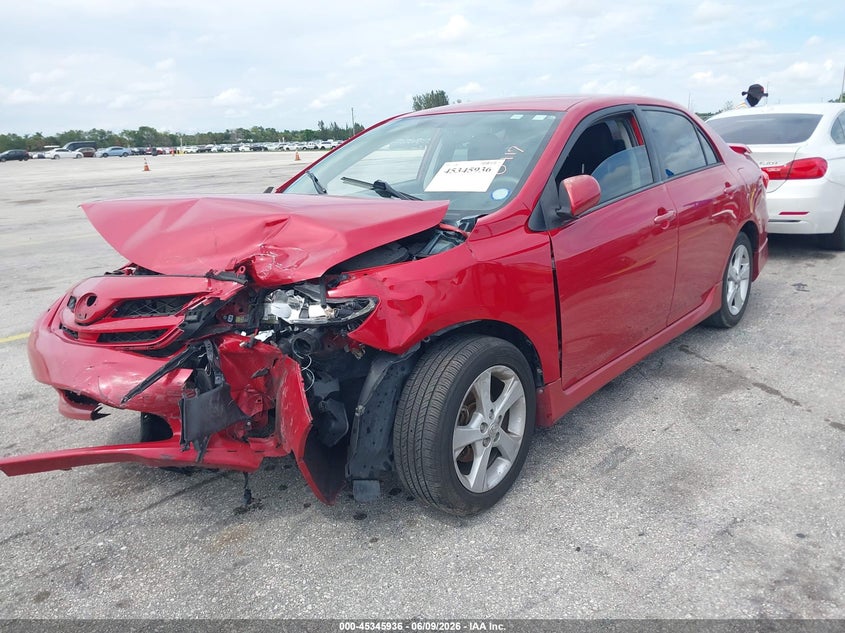 2013 TOYOTA COROLLA auction photo 2