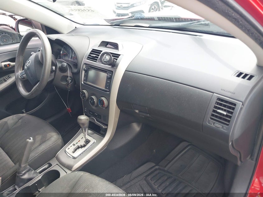 2013 TOYOTA COROLLA auction photo 5