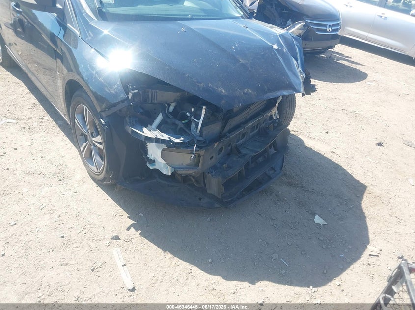 VIN 1FADP3FE1HL240207 2017 FORD FOCUS SE