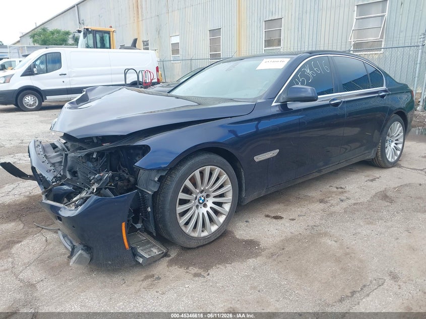 2012 BMW 750 — zdjęcie 2