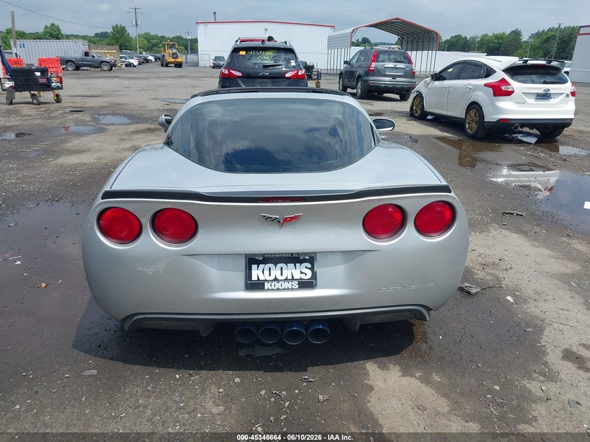 CHEVROLET CORVETTE 2011 VIN 1G1YF2DW5B5100623