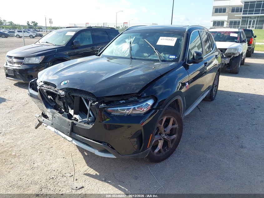 2022 BMW X3 auction photo 2