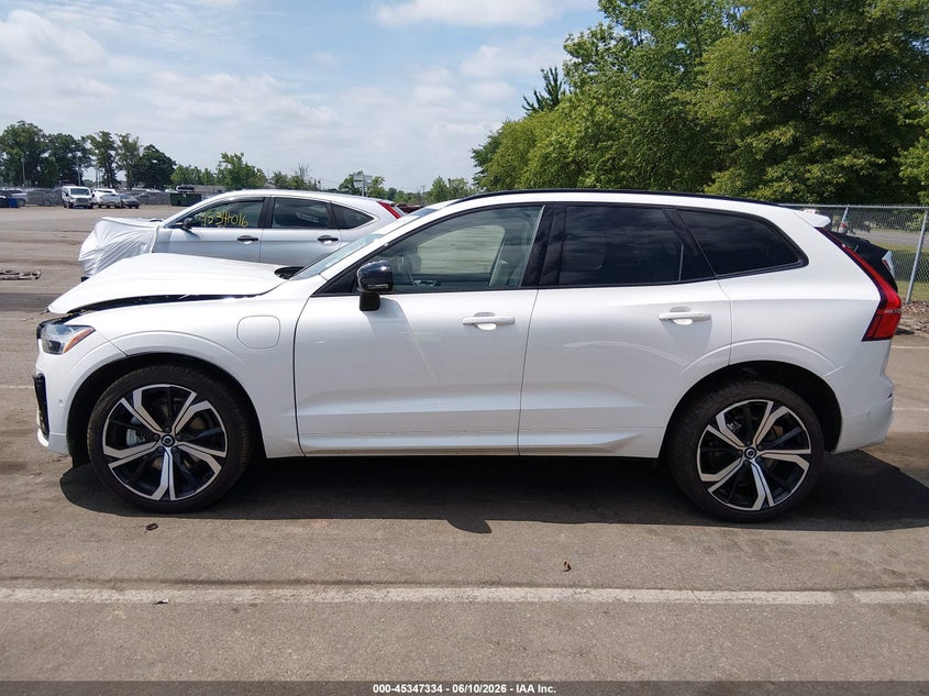 VIN YV4H60RM2S1073694 2025 VOLVO XC60 PLUG-IN HYBRID ULTRA T8 AWD ELECTRIC/GASOLINE DARK