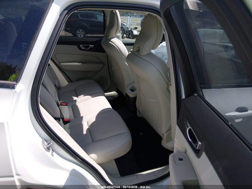 VIN YV4H60RM2S1073694 2025 VOLVO XC60 PLUG-IN HYBRID ULTRA T8 AWD ELECTRIC/GASOLINE DARK