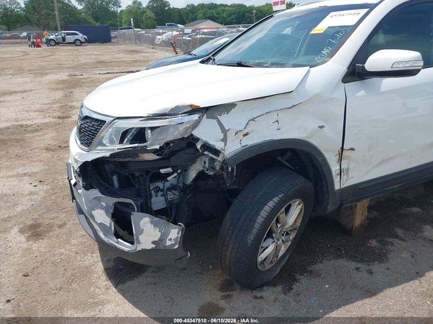 2014 KIA SORENTO auction photo 6