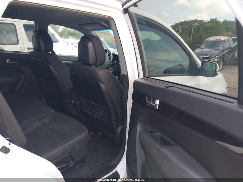 2014 KIA SORENTO auction photo 8