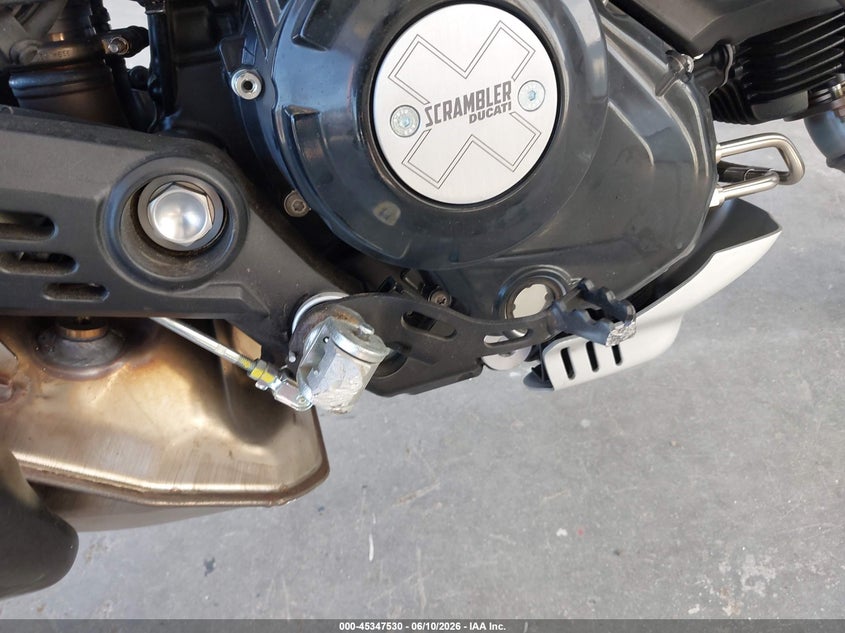2025 Ducati Scrambler Icon VIN: ZDMKAT3M9SB008597 Lot: 45347530