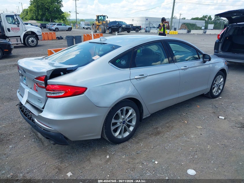 2019 FORD FUSION auction photo 4