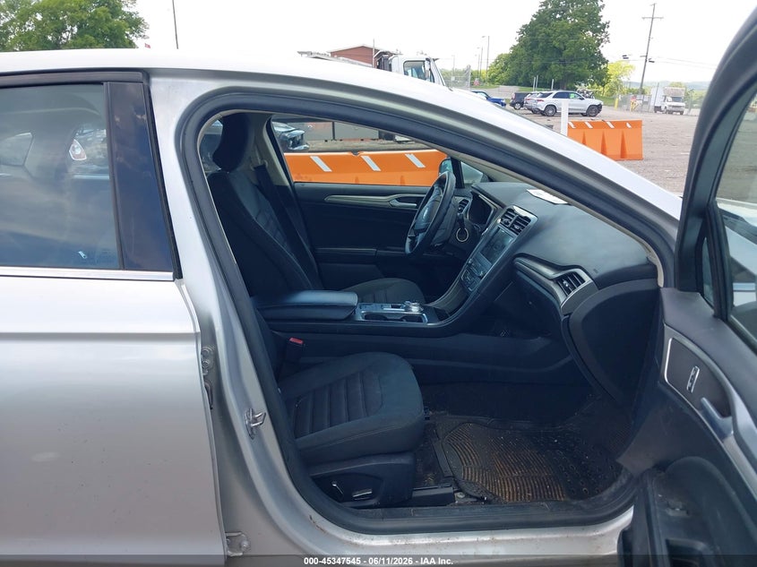 2019 FORD FUSION auction photo 5