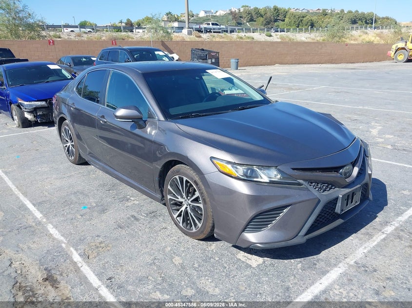 Vin: 4t1b11hk6ju154090, lot: 45845533, toyota camry se 2018 img_1