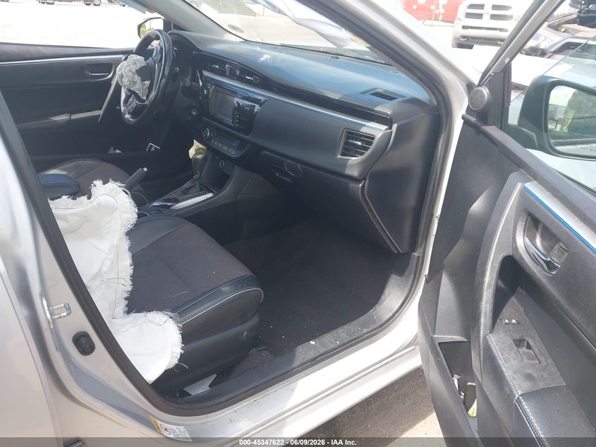 2015 TOYOTA COROLLA auction photo 5