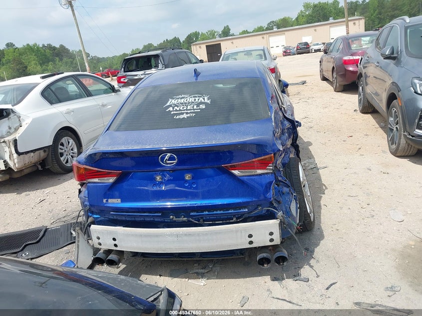 2017 LEXUS IS 300 — Photo 17