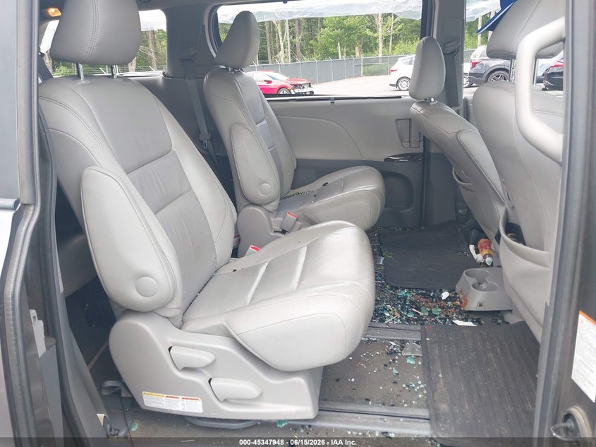 2016 TOYOTA SIENNA VAN 3.5L V-6 DOHC, VVT, 266HP