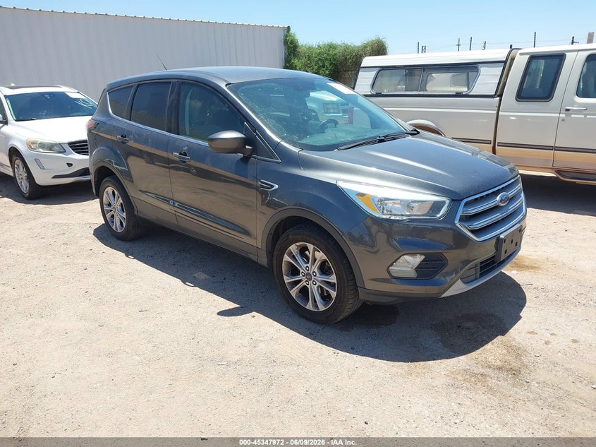 Vin: 1fmcu9gd0hua69219, lot: 45845919, ford escape se 2017 img_1