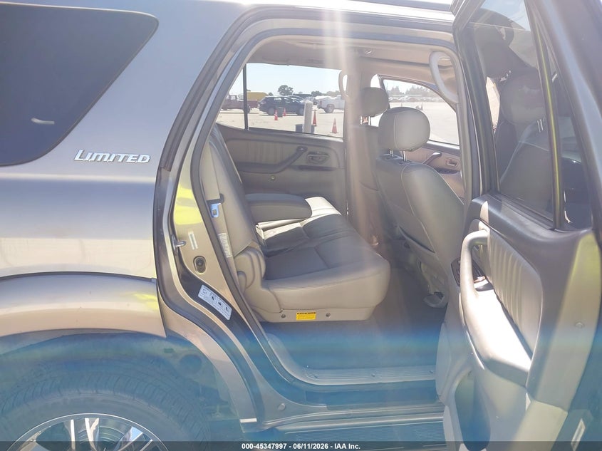 2004 Toyota Sequoia Limited V8 VIN: 5TDZT38A04S207424 Lot: 45347997