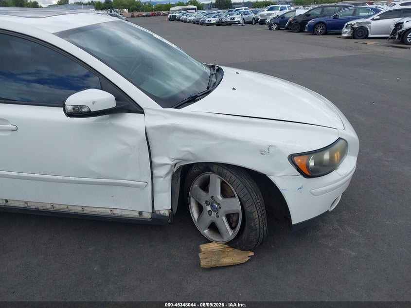 2007 Volvo S40 T5 VIN: YV1MH682372303852 Lot: 45348044